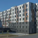 Hotel X