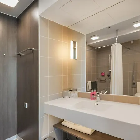X Hotel 4*