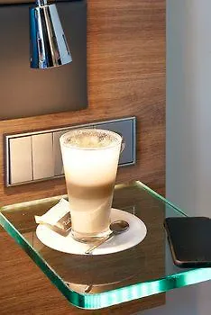 Hotell X