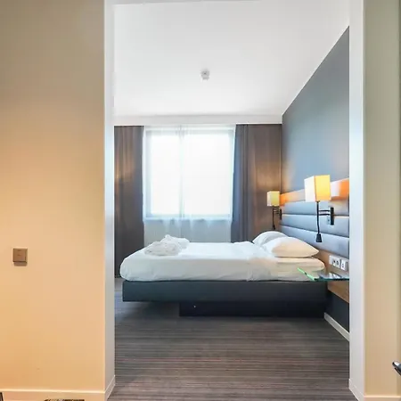 X Hotel